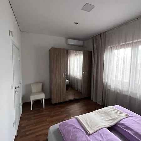 Forum 1 Apartment